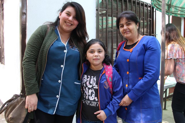 Francisca Osorio Rebolledo, Sigrid Carvajal González y Soledad González Vergara de Escuela Fray Camilo Henríquez de Panquehue.