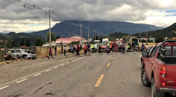 Grave accidente en Coyhaique termina con víctima fatal y 11 lesionados