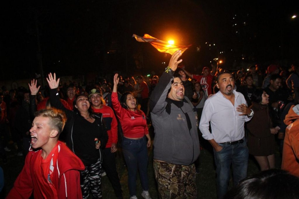 Hinchas celebraron la clasificación de Uinón La Calera