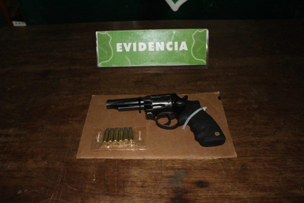 Sorprenden a hombres con arma de fuego y drogas en la localidad de San Pedro en Quillota
