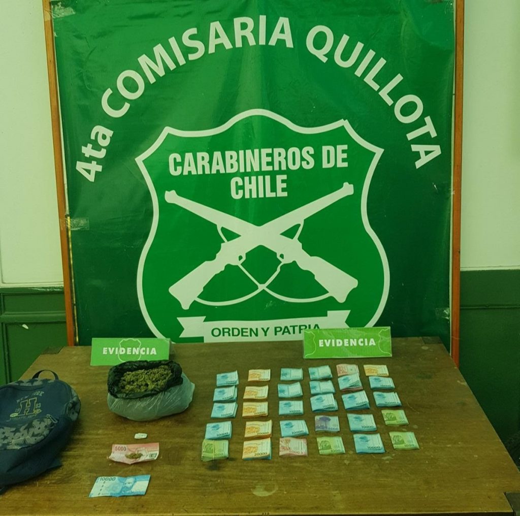 Joven fue detenido por transportar droga y dinero