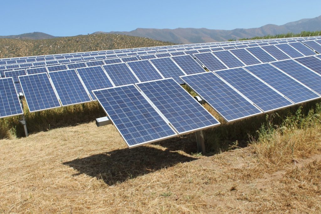 Foto referencial de paneles fotovoltaicos