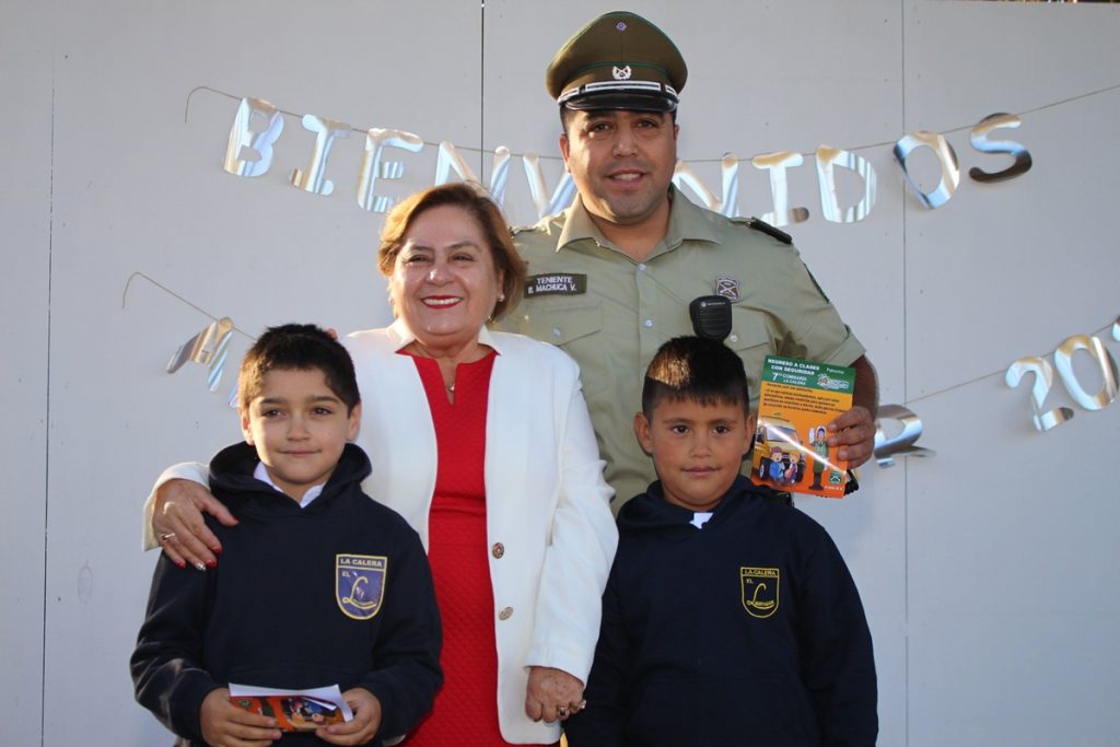 trinidad rojo da bienvenida al año escolar