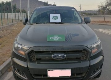 Una camioneta Ford Ranger fue recuperada tras el procedimiento.