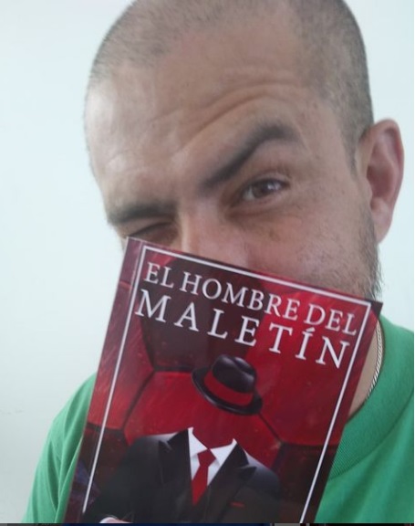 El Hombre del Maletín - Libro de Ivo Herrera