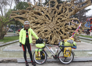Veterinario que recorre América en bicicleta por causa animalista llegó a Quillota