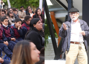 Limache: Más de 400 estudiantes presenciaron charla magistral de José Maza