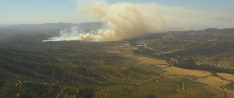 Declaran Alerta Roja por incendio forestal en Quilpué