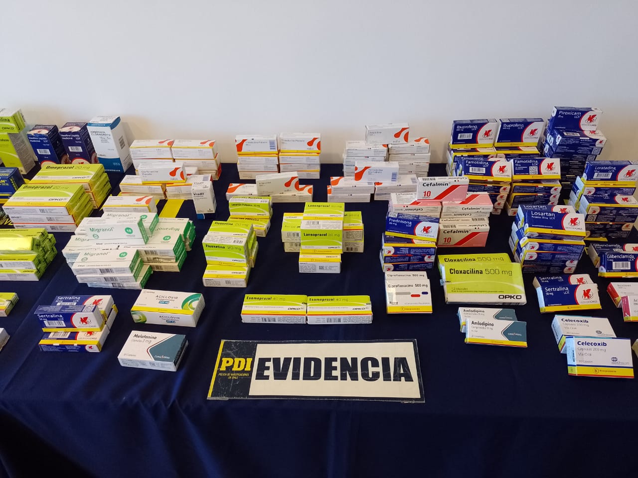 Incautan 6.600 dosis de medicamentos desde feria libre de la comuna de Valparaíso