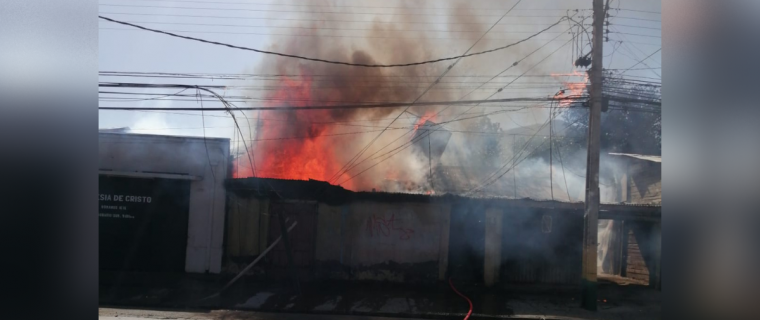 Incendio consumió por completo una vivienda en La Cruz