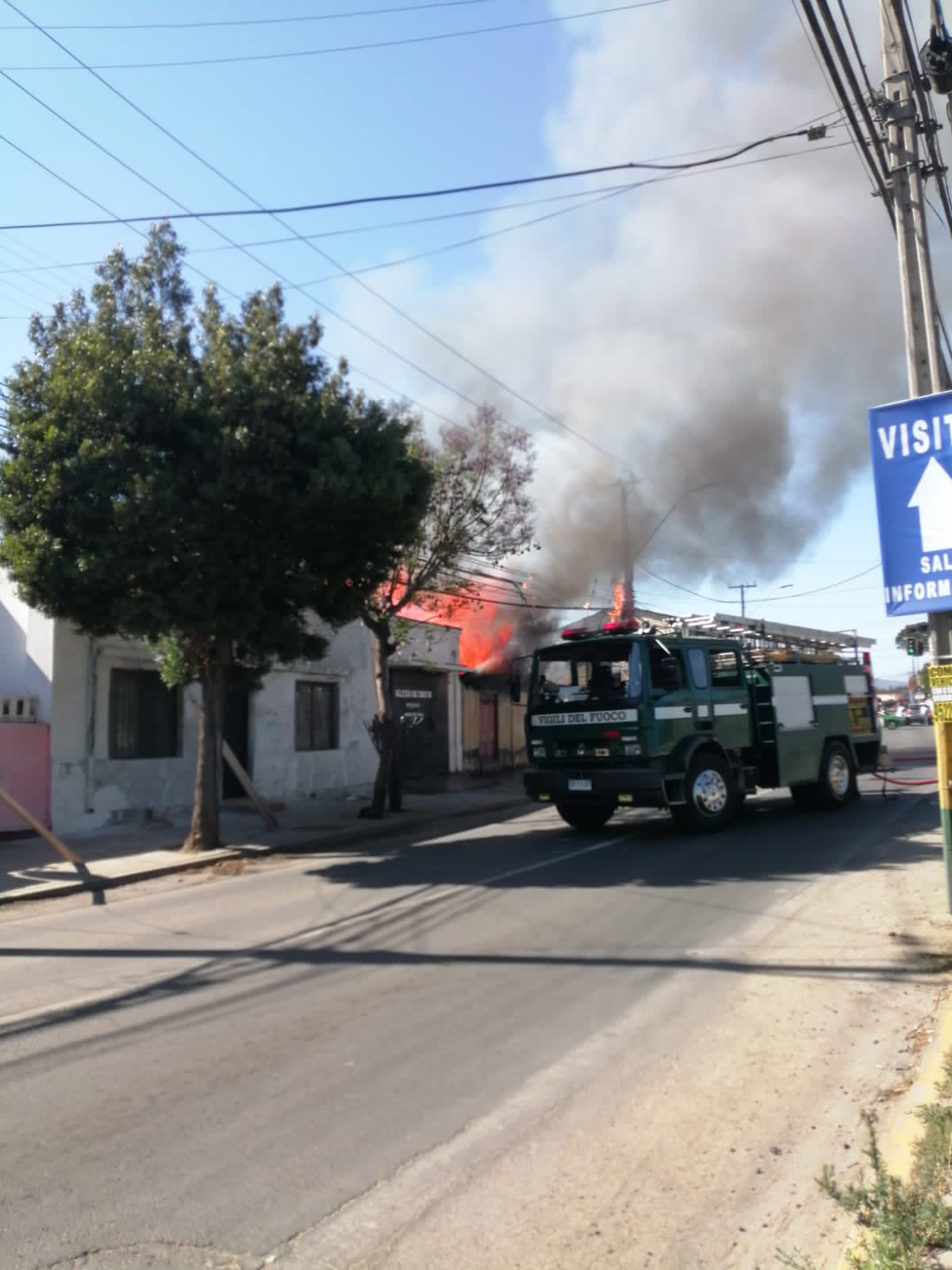 Incendio destruyó por completo una vivienda en La Cruz