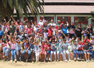 250 niños de Quillota celebraron la Navidad en el Regimiento "Granaderos"