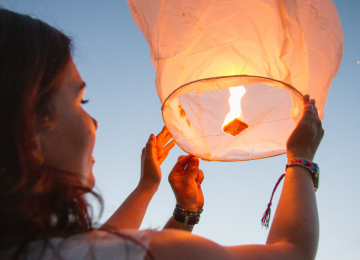 Globos de los deseos: la peligrosa celebración en Año Nuevo