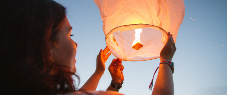 Globos de los deseos: la peligrosa celebración en Año Nuevo