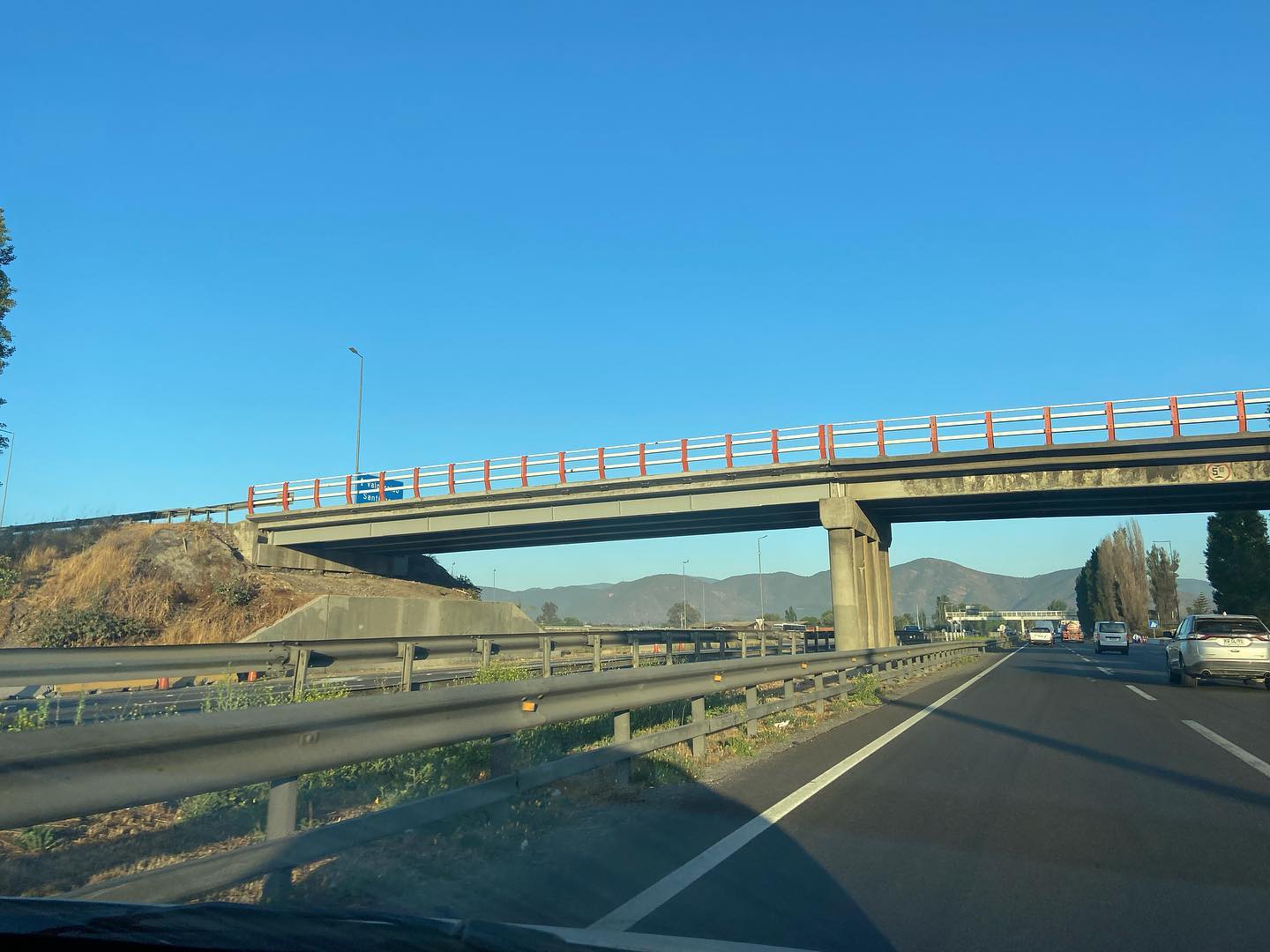 Puente El Olivo vuelve a ser abierto para el tránsito de vehículos en La Calera