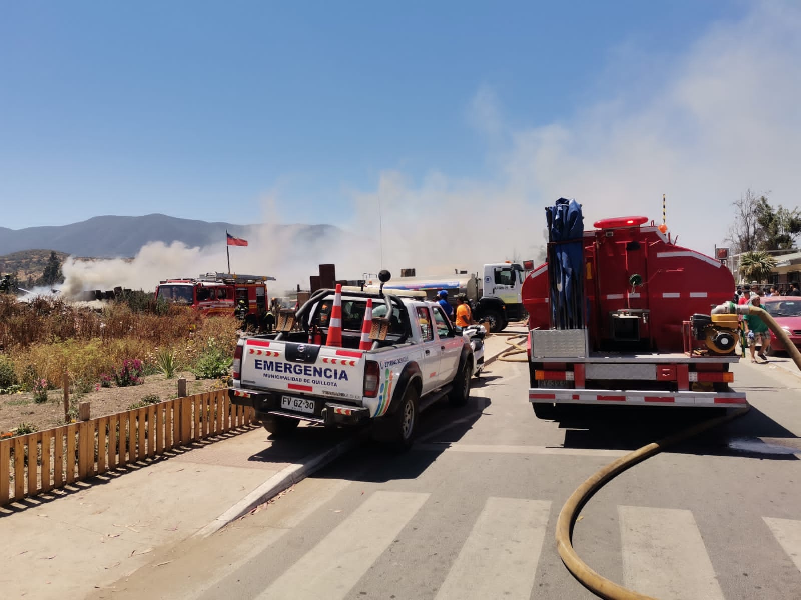 Tres viviendas fueron consumidas por incendio en Quillota