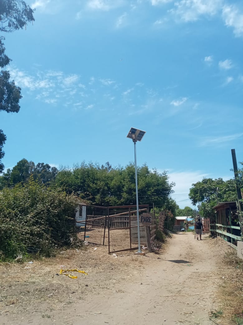 Comunidades rurales de Puchuncaví iluminan sus calles por primera vez gracias a proyecto de alumbrado fotovoltaico