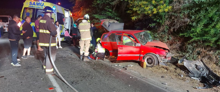 En Quillota ocurrió una colisión frontal entre dos vehículos en Casas Viejas, en Rautén, ruta F360
