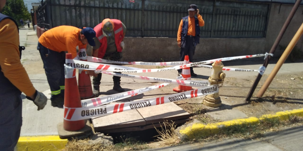 Hombre cayó 2,5 metros en alcantarillado de Quillota