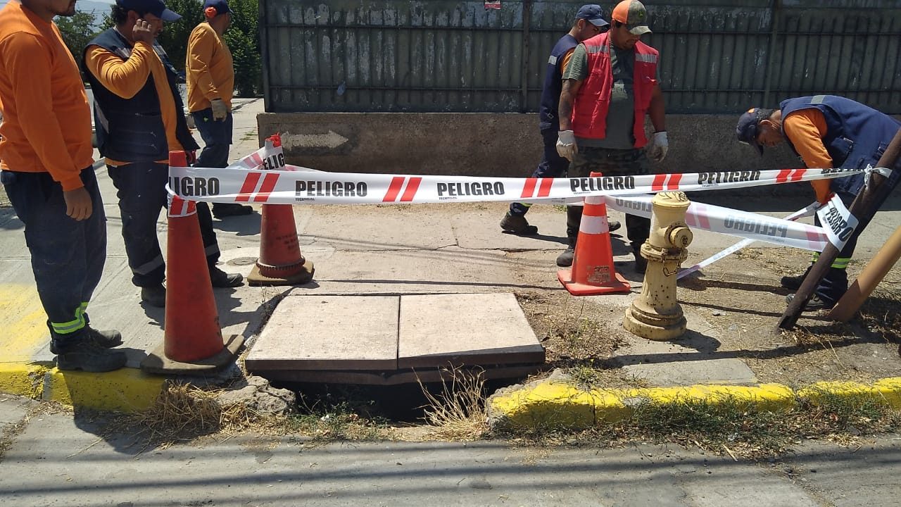 Hombre sufrió caída de 2.5 metros en alcantarillado de Quillota