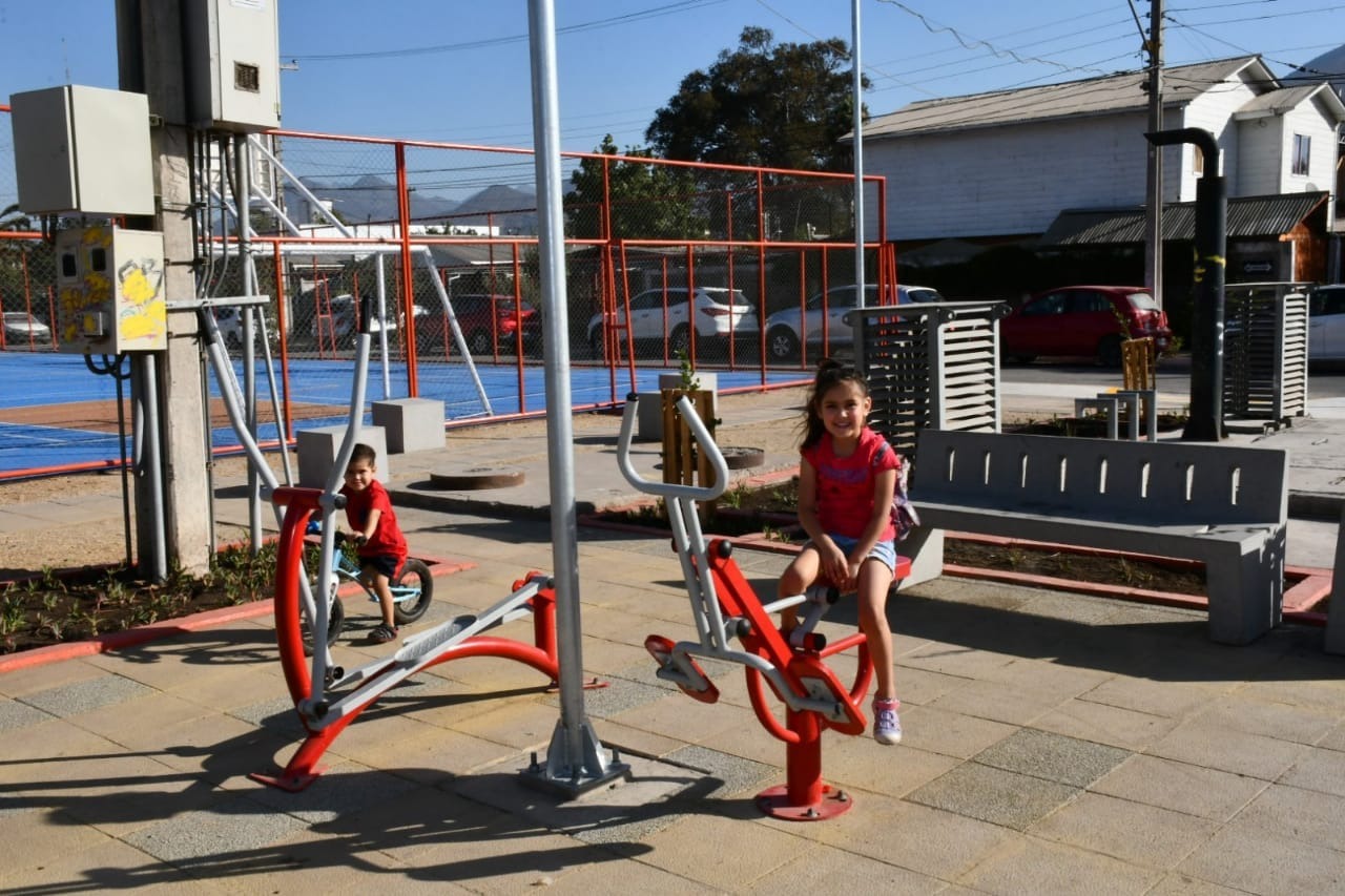 Inauguran multicancha y plazoleta en La Calera