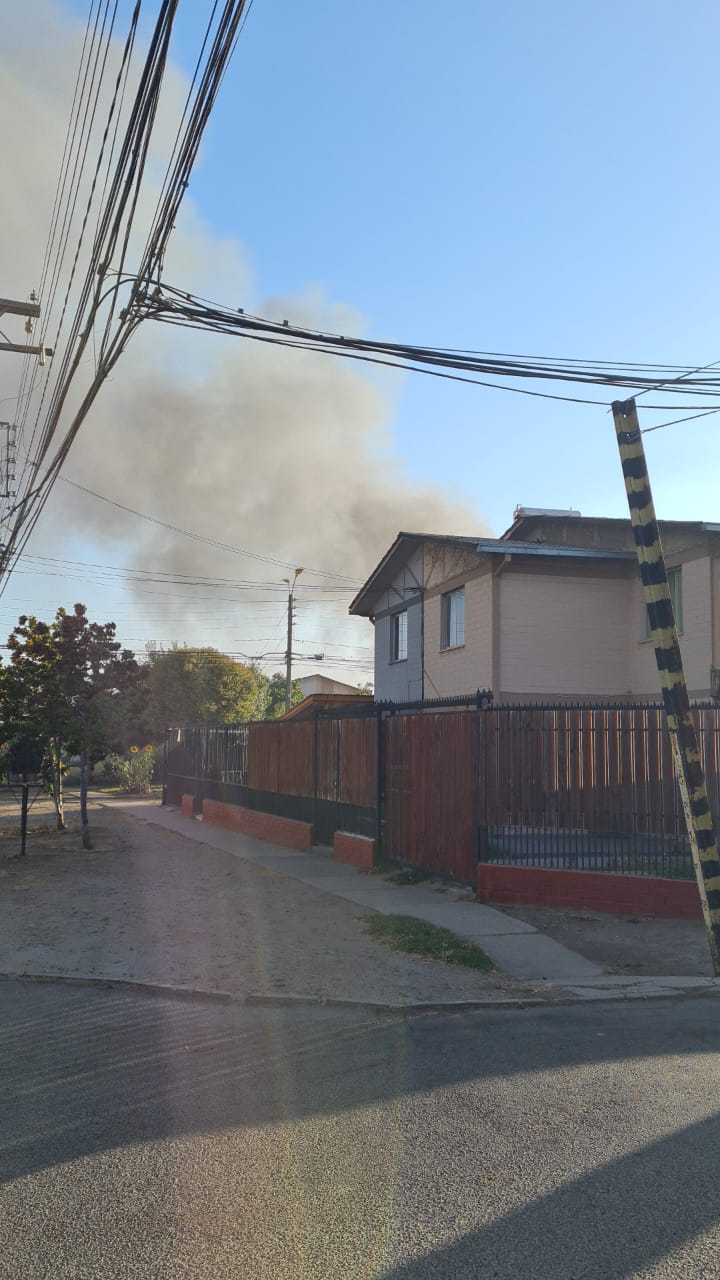 Incendio en Quillota destruyó por completo dos viviendas