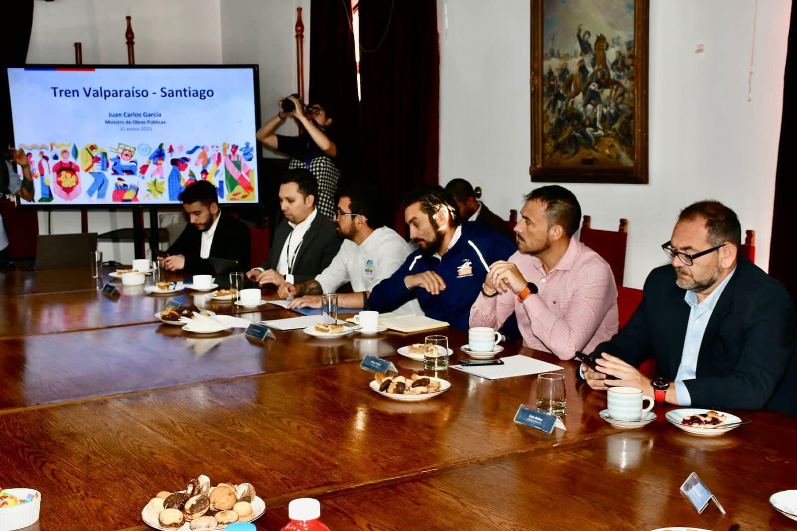 Alcalde Johnny Piraino se reúne con Ministro de Obras Públicas en Primera Mesa de Trabajo proyecto Tren Valparaíso- Santiago