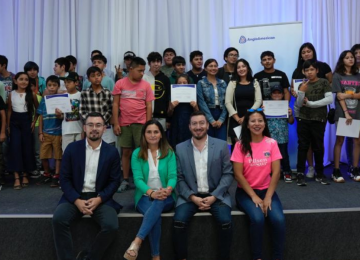 Anglo American certifica a más de 100 jóvenes en competencias tecnológicas para acortar brecha digital