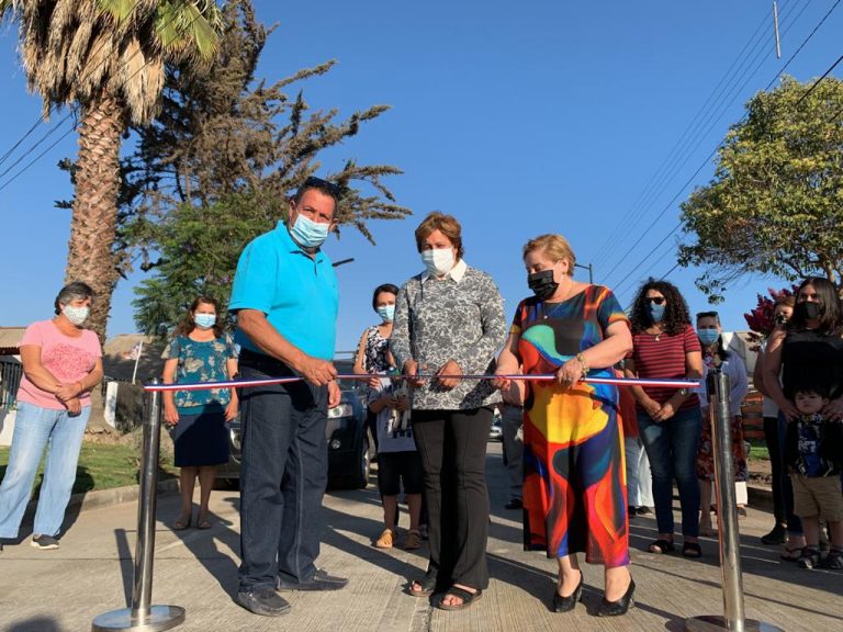 Inauguración de calles pavimentadas de villa Sopraval en Artificio, La Calera