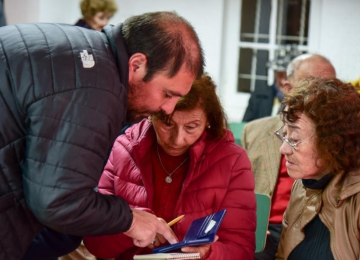 Viñamarino gana fondo para inclusión digital de personas mayores