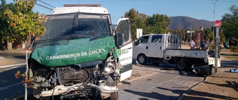 Colisión en La Calera deja a carabineros heridos