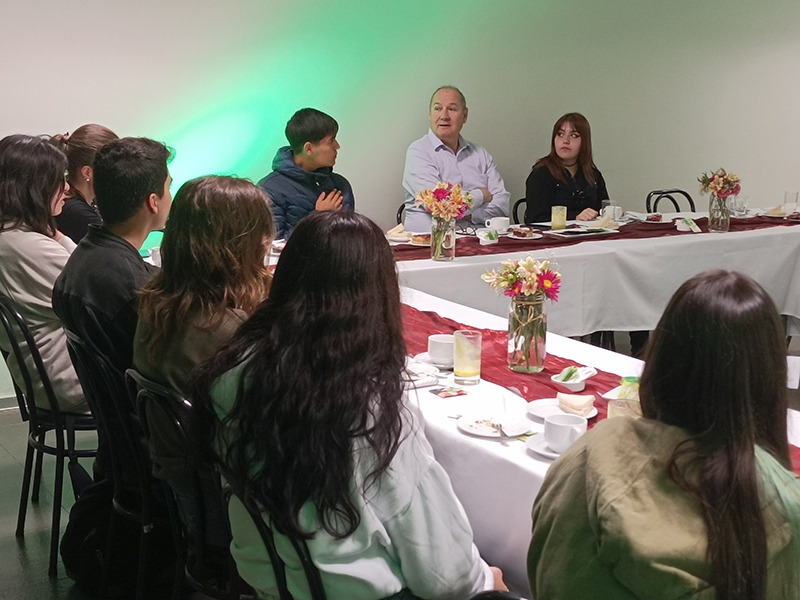 Estudiantes con mejores puntajes desayunaron junto las autoridades académicas de Santo Tomás Viña del Mar