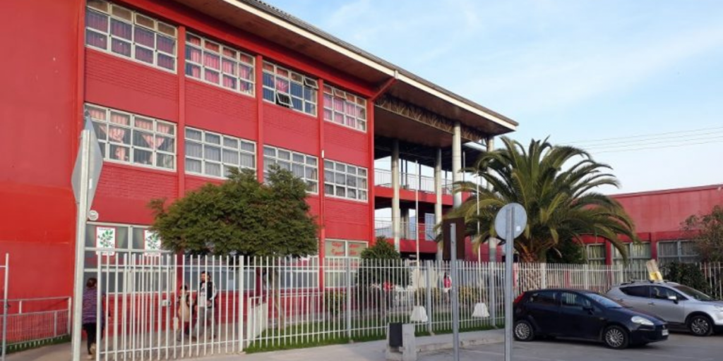 Frustran robo a colegio en Quillota: hay un detenido