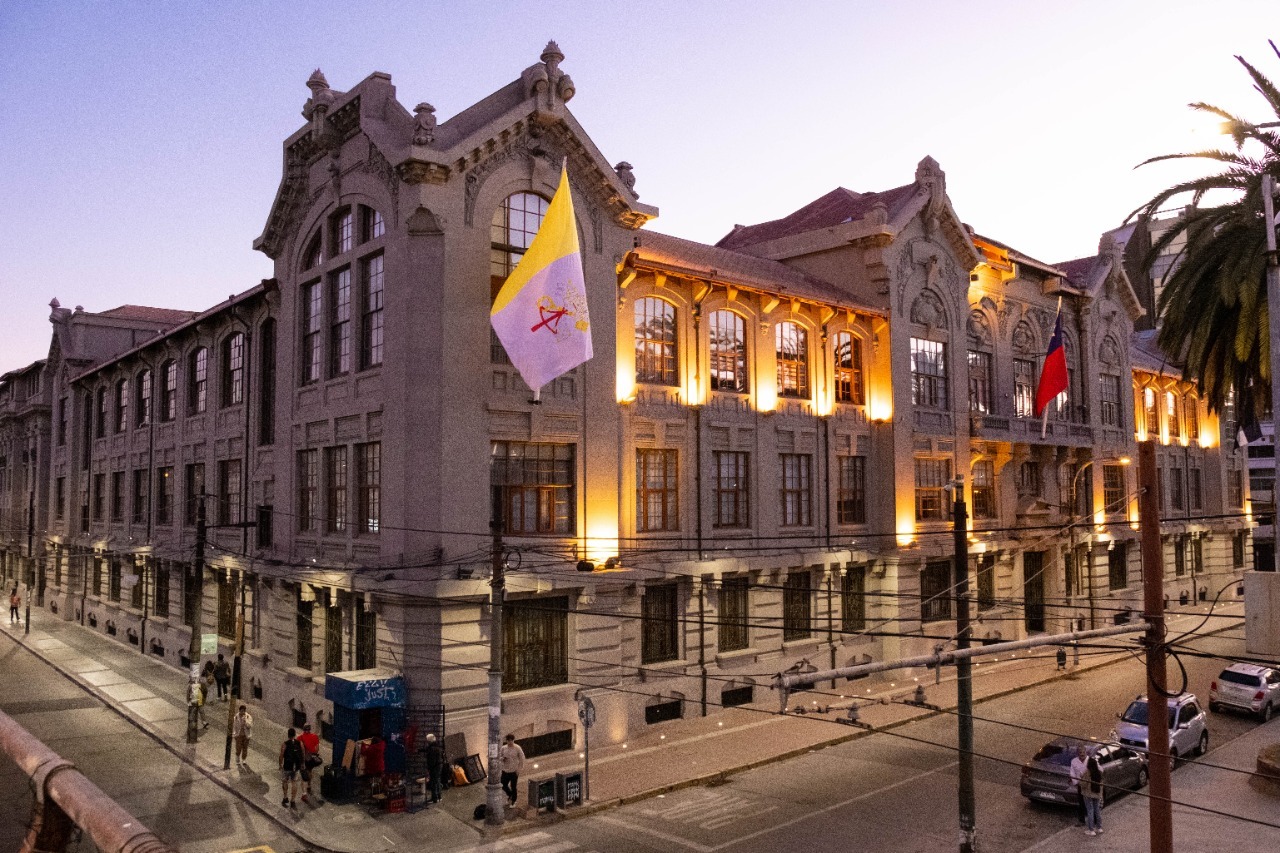 PUCV cumple 95 años: fue la primera universidad de la región de ...