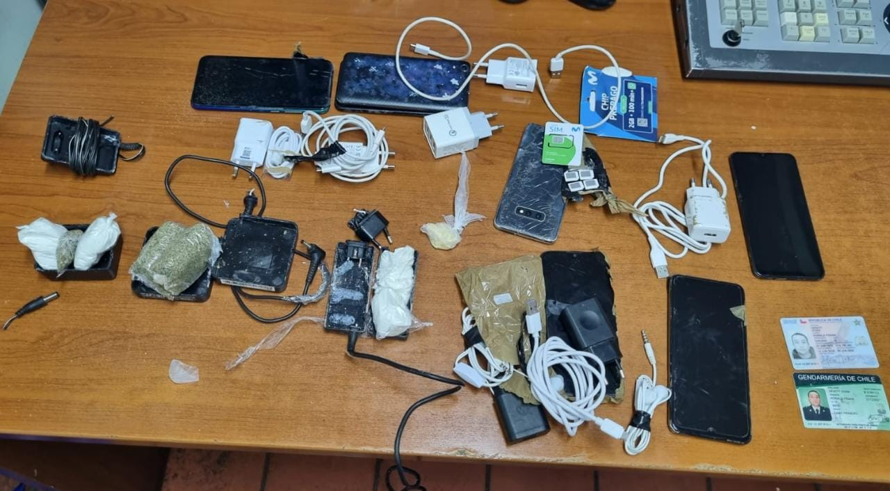 Quillota Formalizan a dos gendarmes por ingreso de drogas y celulares a la cárcel