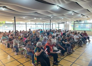 Fondos para centros de madres y adultos mayores
