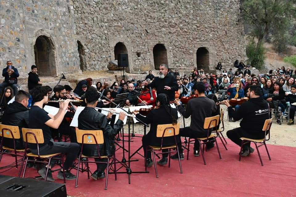 [FOTOS] Cientos de caleranos disfrutaron concierto de Roberto Bravo