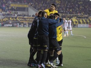 San Luis volvió a abrazarse en casa, tras un trabajado triunfo ante Cobreloa.