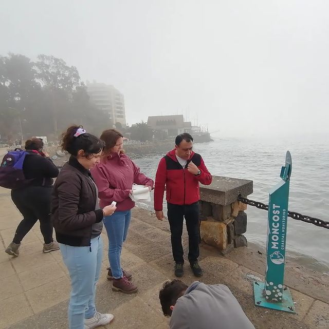 Papudo Con sus celulares vecinos ayudan a monitorear la erosión de la playa