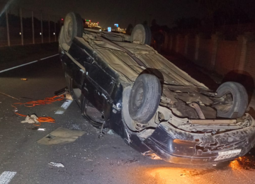 Quillota: Dos lesionados dejó volcamiento de vehículo