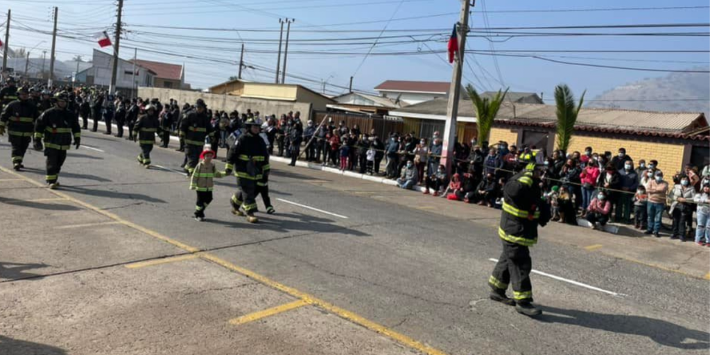 Desfile por el aniversario de La Calera