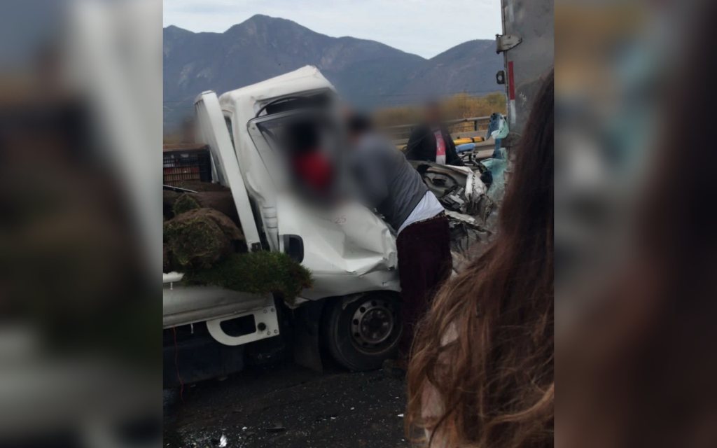 Registran accidente en la ruta 5 Norte entre camión y camioneta