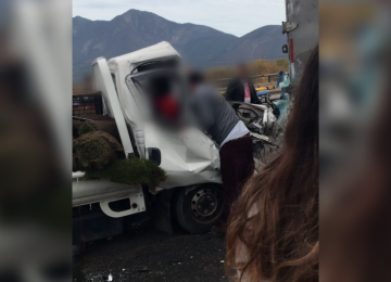 Registran accidente en la ruta 5 Norte entre camión y camioneta