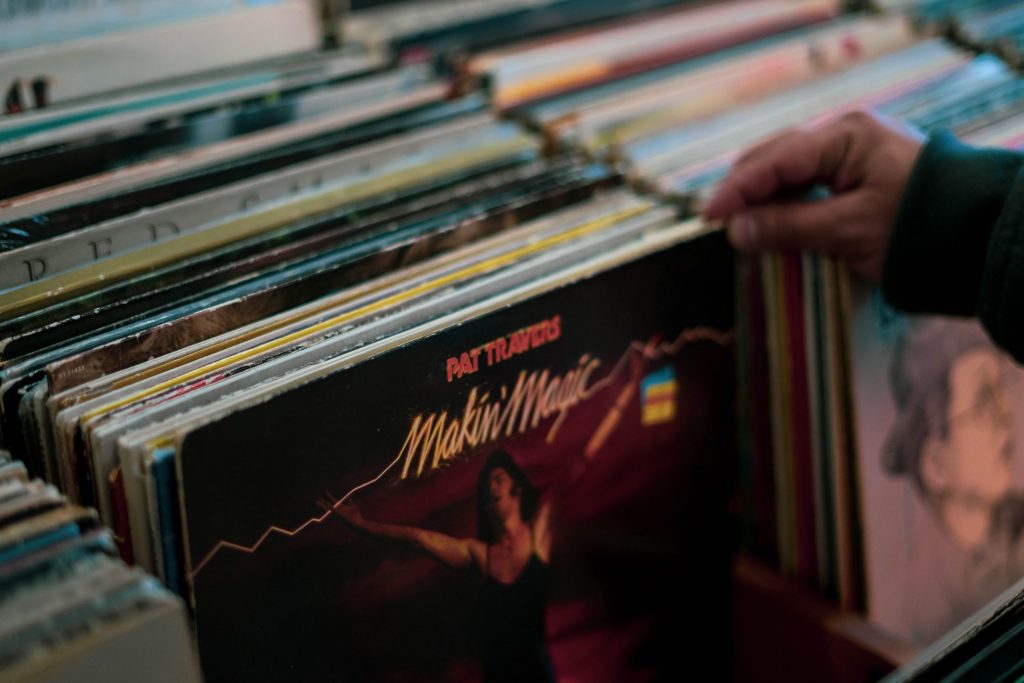 Valparaíso Este sábado realizan feria de vinilos, artes y oficios