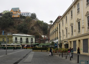 Valparaíso: Investigan homicidio de hombre en la plaza Aníbal Pinto
