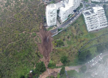 [FOTOS] Colapsó camino entre Reñaca y Concón por socavón