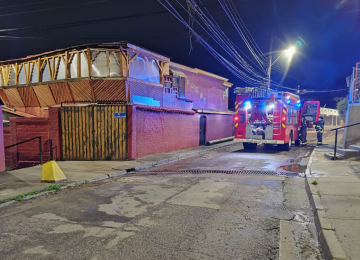 Quillota: Bomberos controló incendio en el cerro Mayaca