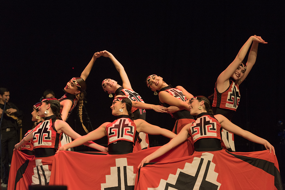 La belleza de la danza nacional llega con Bafochi al Teatro Aula Magna USM