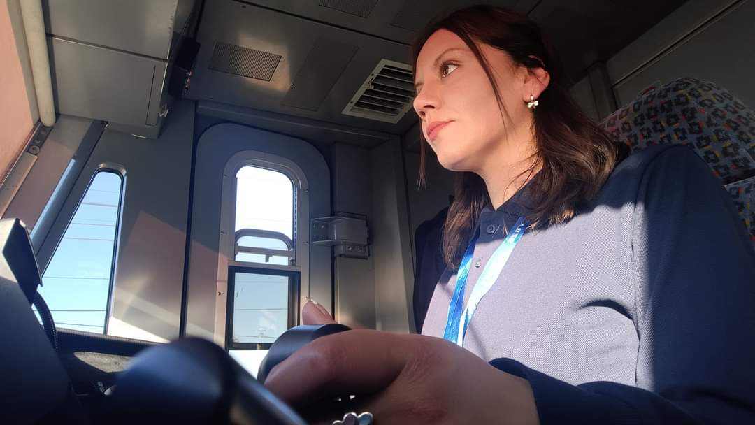 Seis nuevas maquinistas mujeres se incorporan al Tren Limache-Puerto