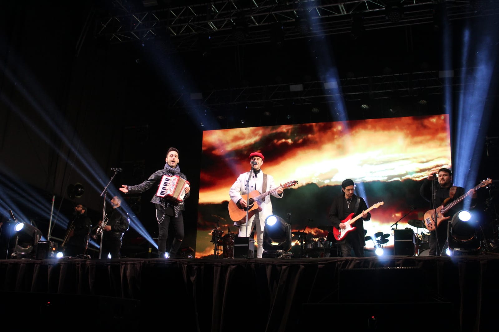 [FOTOS] Los Vásquez cerraron Festival Poza Cristalina de La Cruz ante 18 mil personas